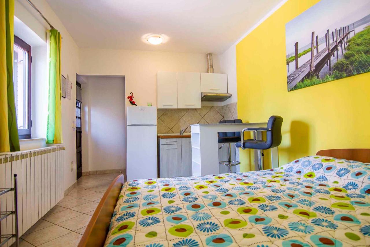 Apartmán Studio In Pula/Istrien 17373 Štinjan Exteriér fotografie