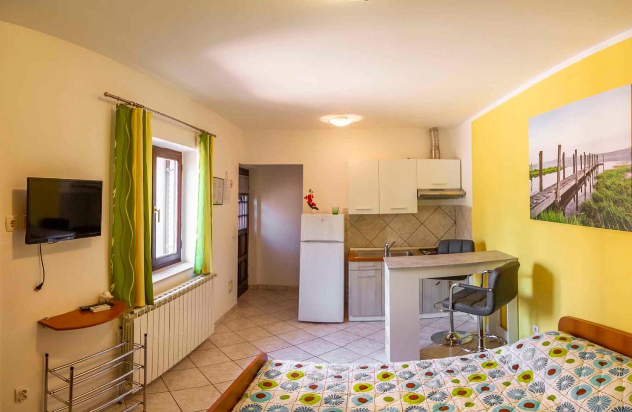 Apartmán Studio In Pula/Istrien 17373 Štinjan Exteriér fotografie